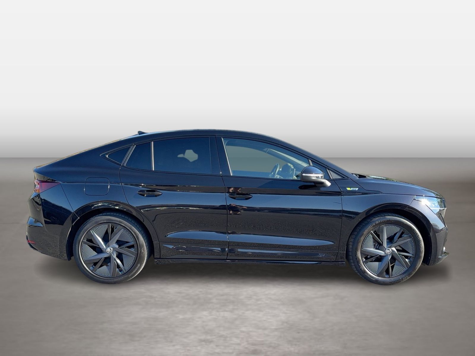 Fahrzeugabbildung SKODA Enyaq Coupé RS 82kWh Batterie 220kW Elektromotor - mit KI generiert/bearbeitet