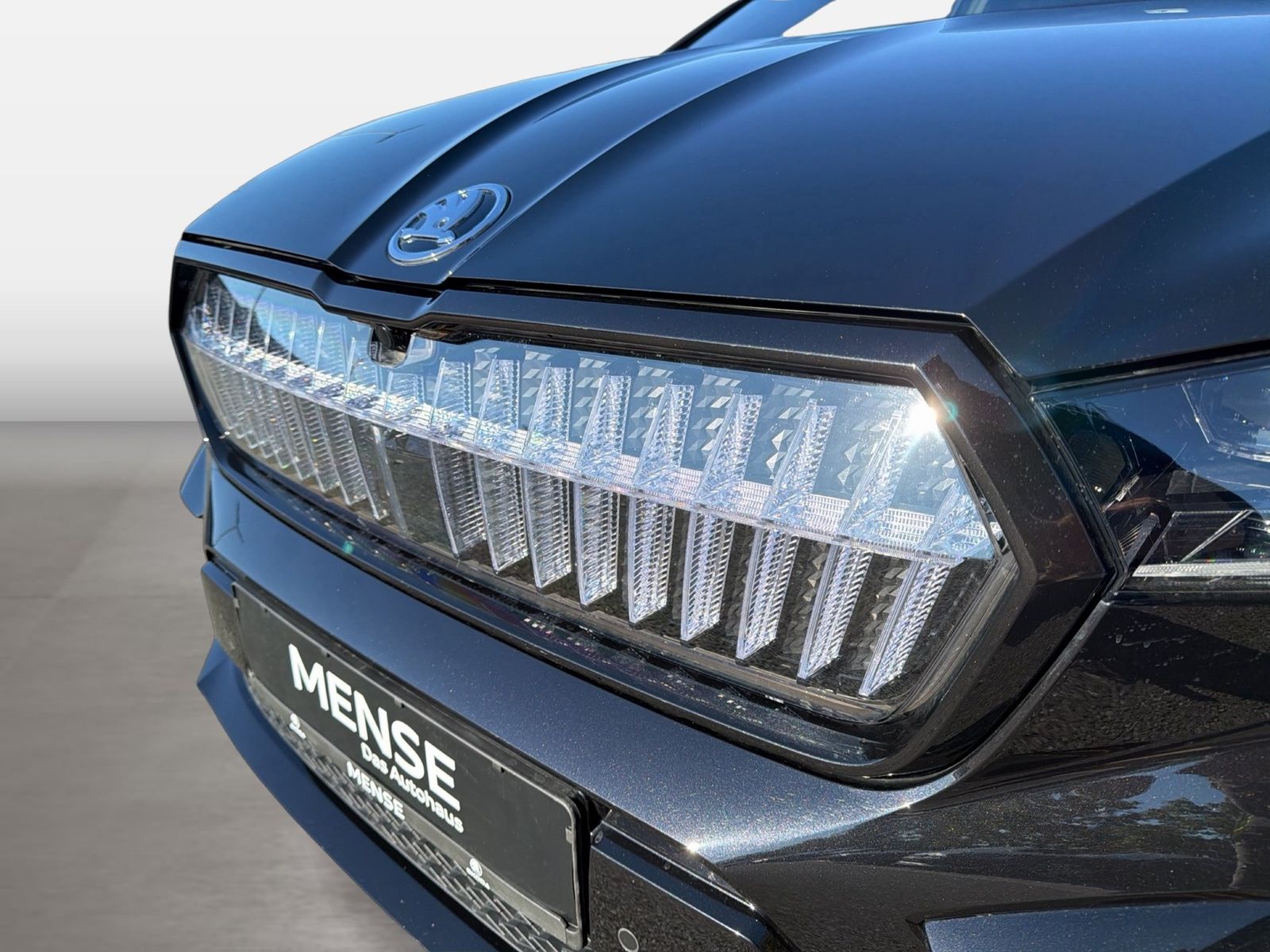 Fahrzeugabbildung SKODA Enyaq Coupé RS 82kWh Batterie 220kW Elektromotor - mit KI generiert/bearbeitet