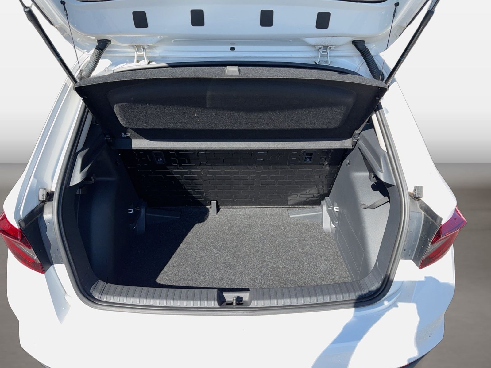 Fahrzeug autohaus mense Fahrzeugabbildung SKODA Fabia Active 1.0l MPI 59kW 5-Gang LED LaneAss PD - mit KI generiert/bearbeitet