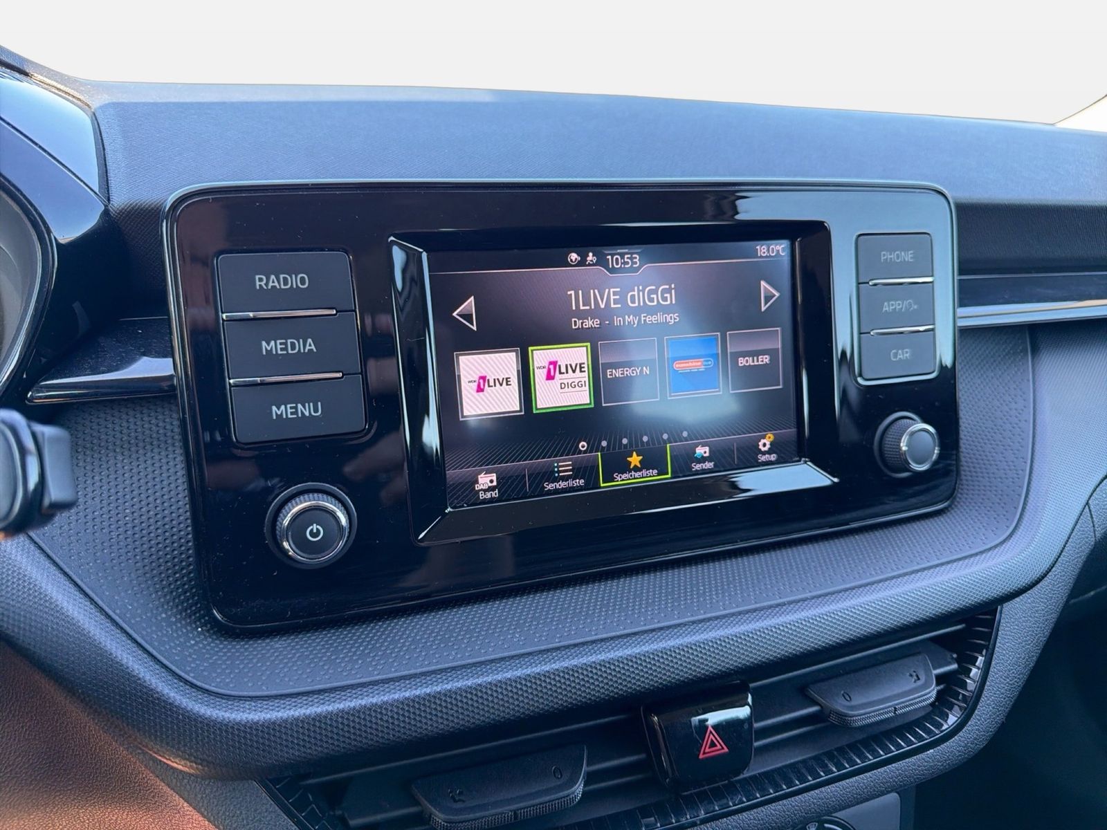 Fahrzeug autohaus mense Fahrzeugabbildung SKODA Fabia Active 1.0l MPI 59kW 5-Gang LED LaneAss PD - mit KI generiert/bearbeitet