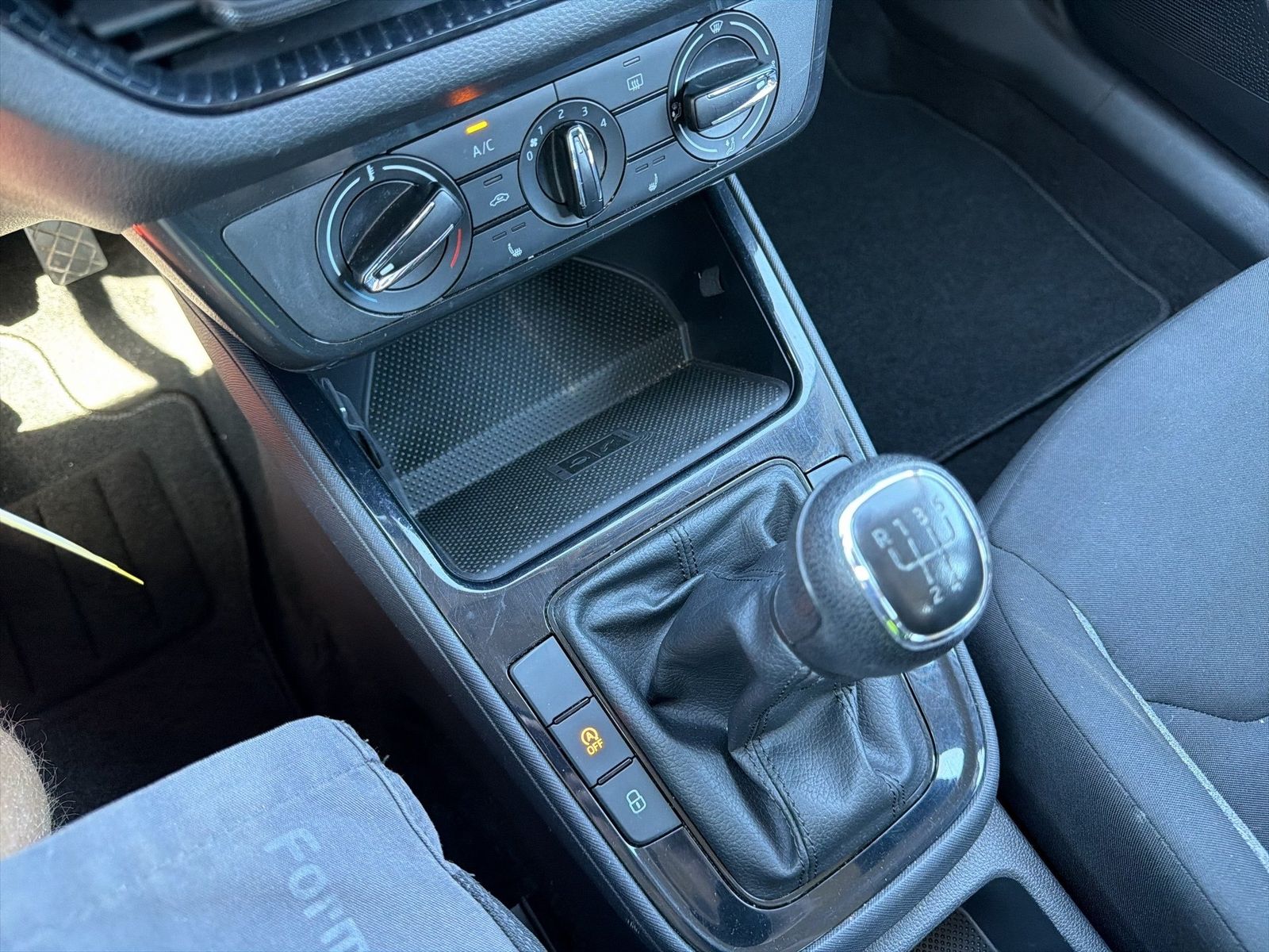 Fahrzeug autohaus mense Fahrzeugabbildung SKODA Fabia Active 1.0l MPI 59kW 5-Gang LED LaneAss PD - mit KI generiert/bearbeitet