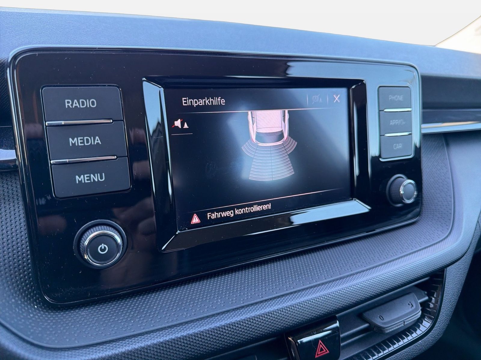 Fahrzeug autohaus mense Fahrzeugabbildung SKODA Fabia Active 1.0l MPI 59kW 5-Gang LED LaneAss PD - mit KI generiert/bearbeitet