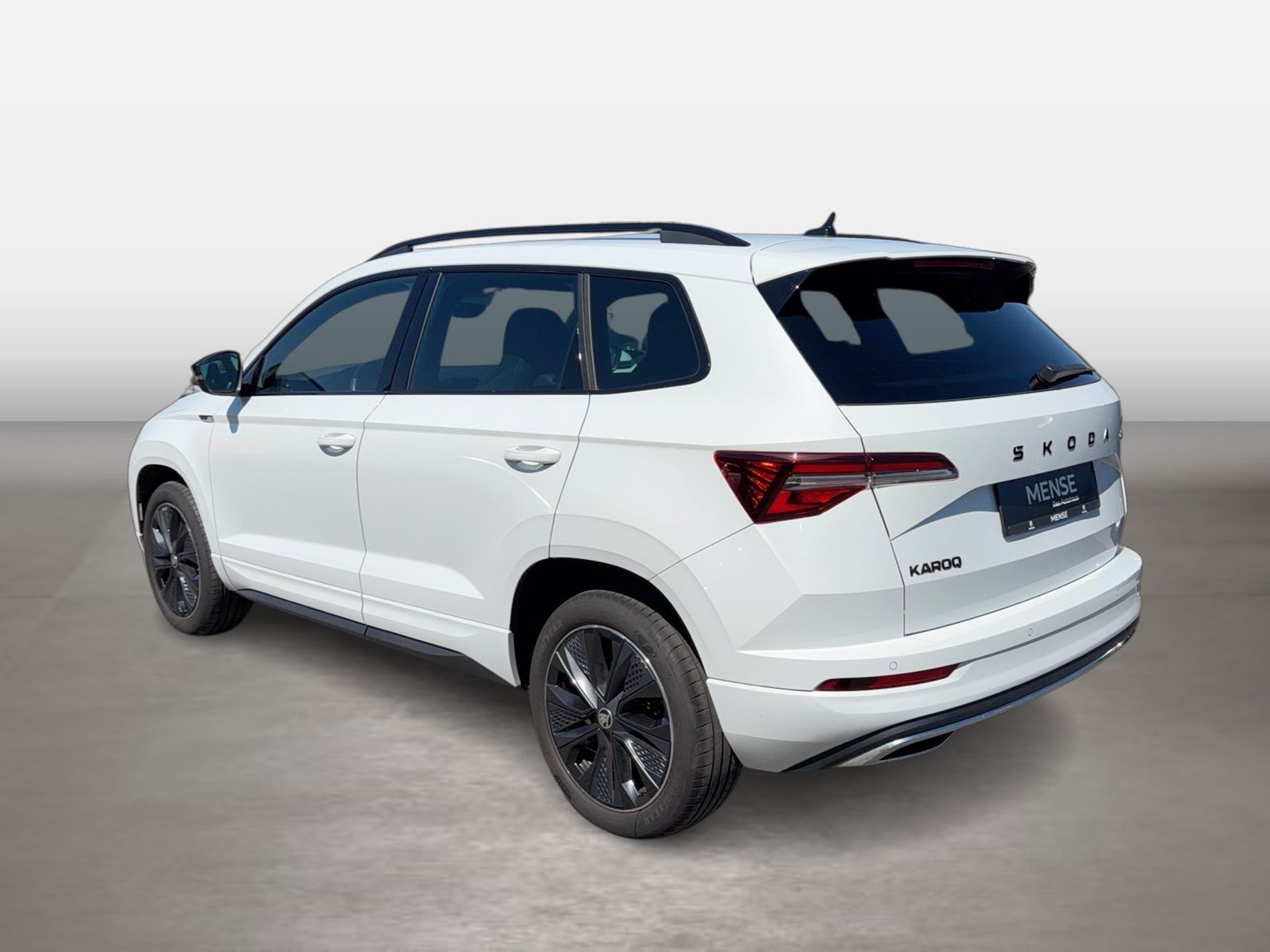 Fahrzeug autohaus mense Fahrzeugabbildung SKODA Karoq Sportline 1.5l TSI 110kW 7-Gang-DSG Matrix - mit KI generiert/bearbeitet