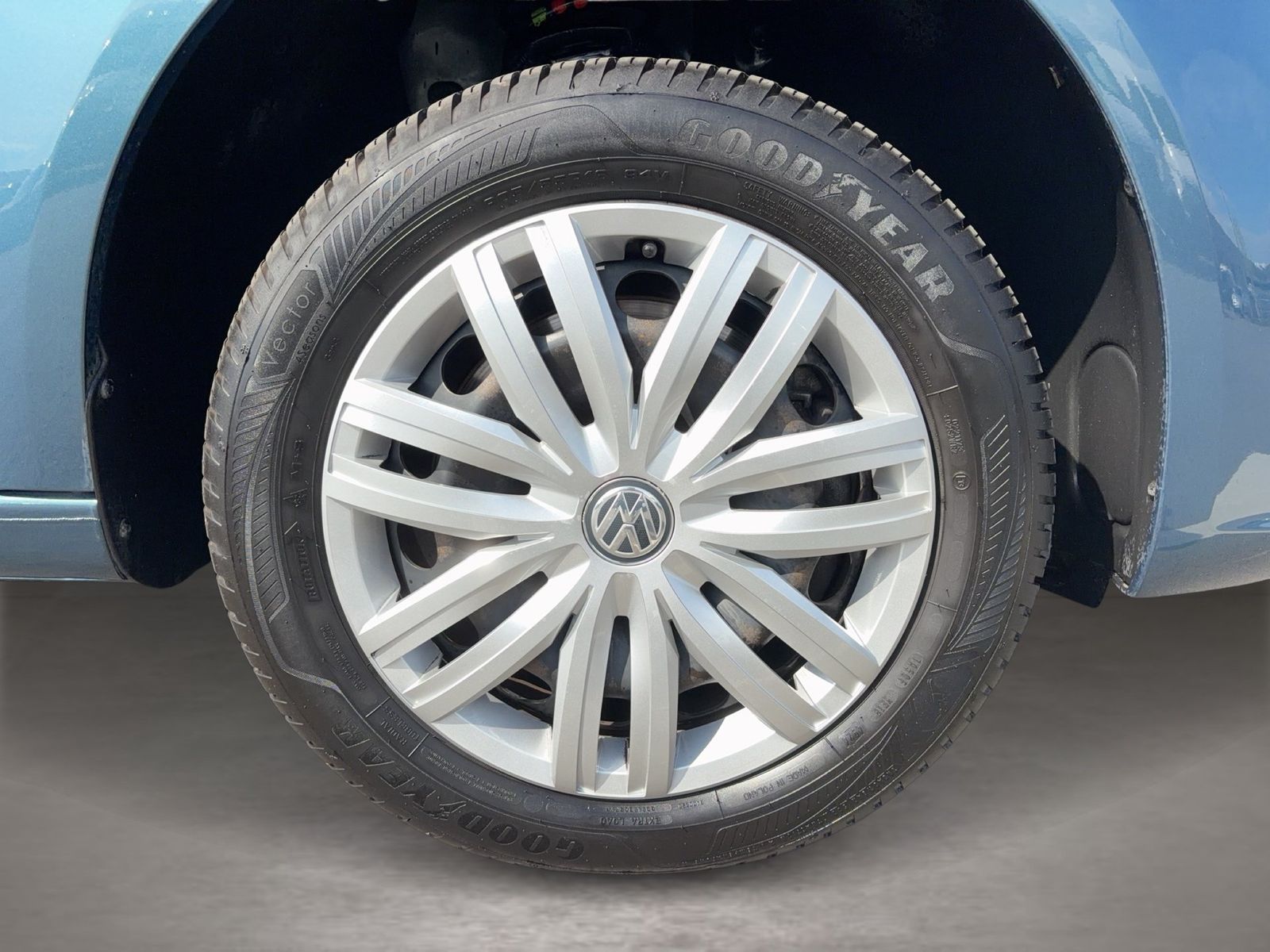 Fahrzeug autohaus mense Fahrzeugabbildung Volkswagen Caddy Maxi Trendline 1.4 TSI 92kW AHK ACC PDC - mit KI generiert/bearbeitet