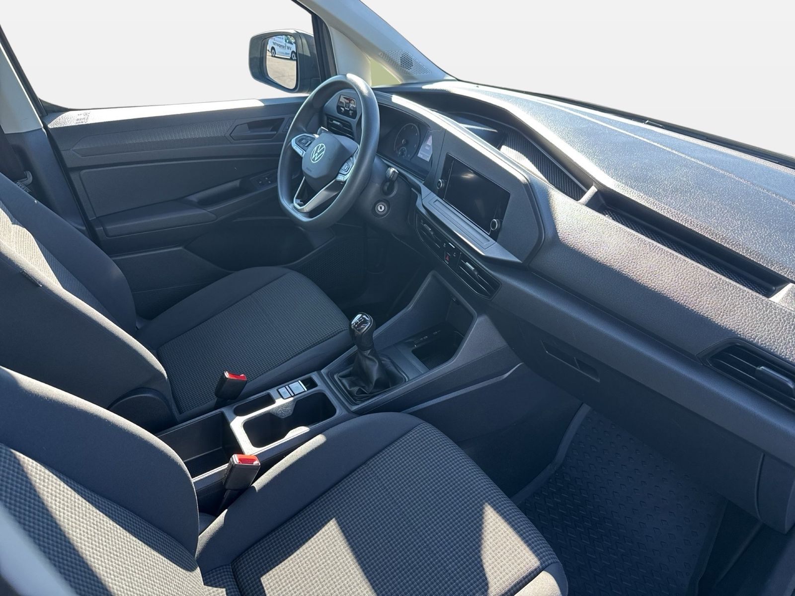 Fahrzeugabbildung Volkswagen Caddy Kombi TDI 75KW LaneAss - mit KI generiert/bearbeitet