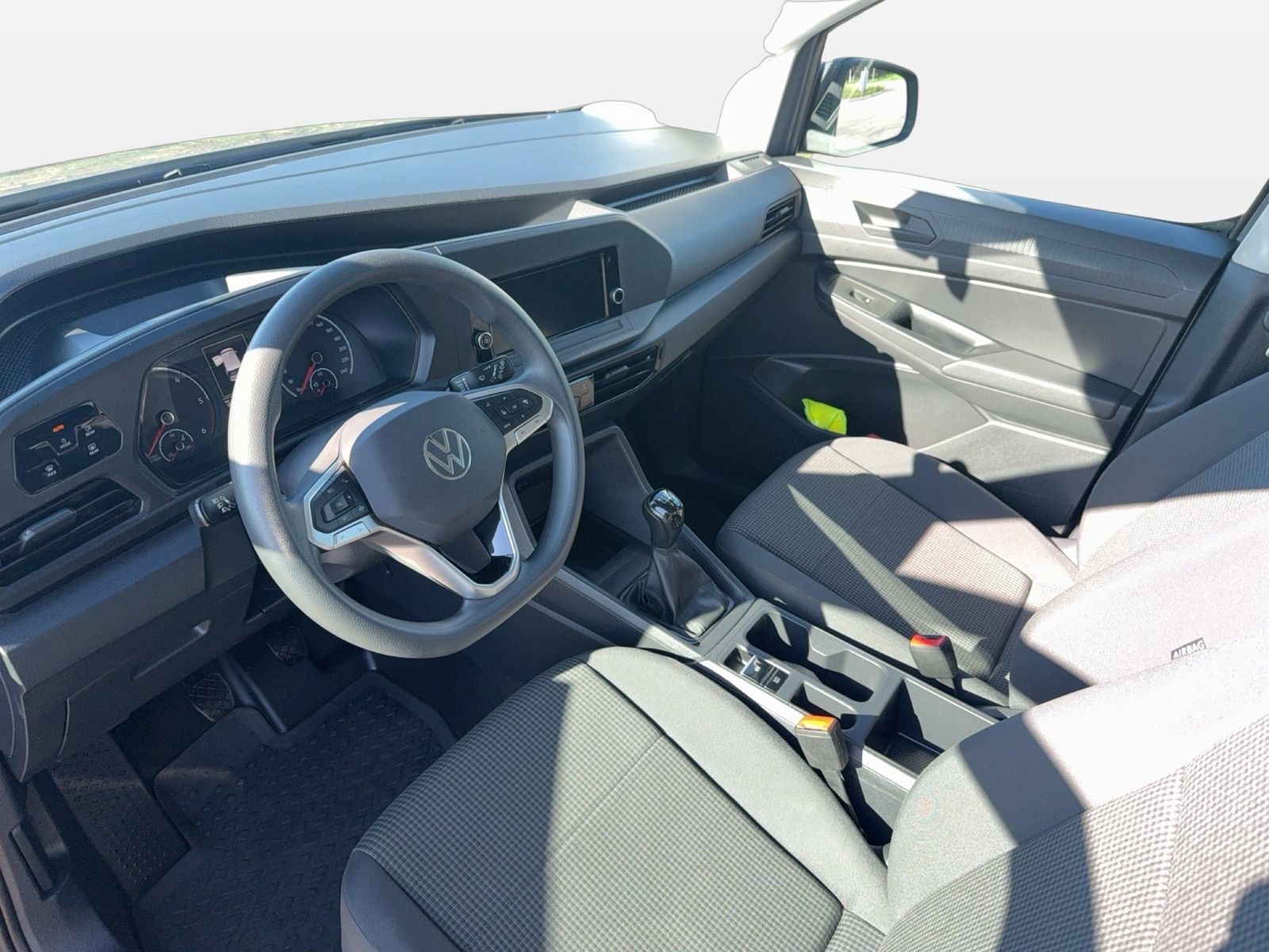 Fahrzeugabbildung Volkswagen Caddy Kombi TDI 75KW LaneAss - mit KI generiert/bearbeitet