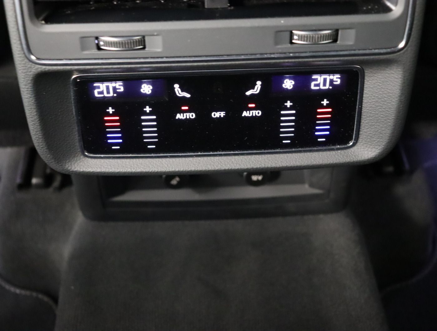 Fahrzeugabbildung Audi Q8 50 TDI quattro tiptronic AHK Luft Matrix ACC