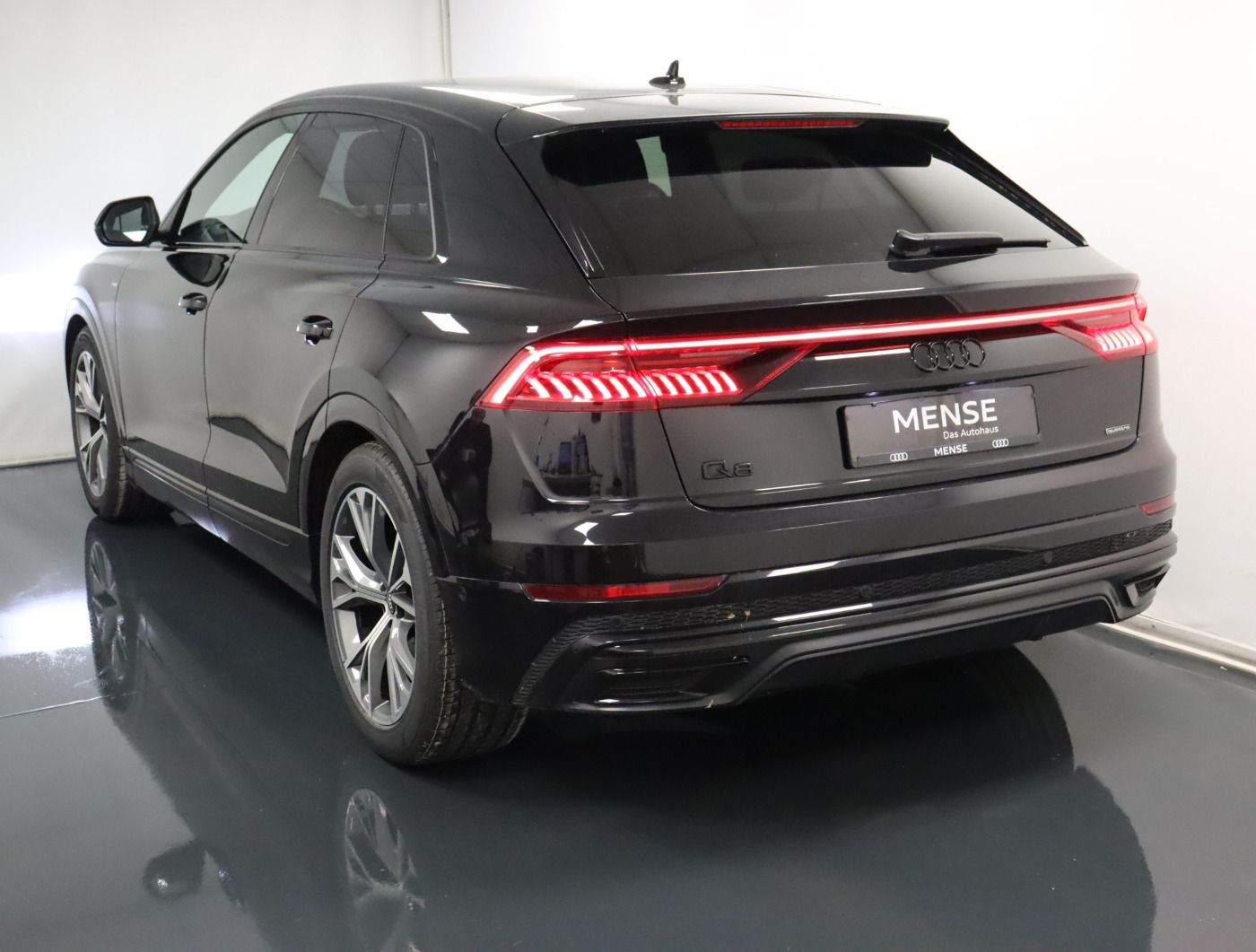 Fahrzeugabbildung Audi Q8 50 TDI quattro tiptronic AHK Luft Matrix ACC
