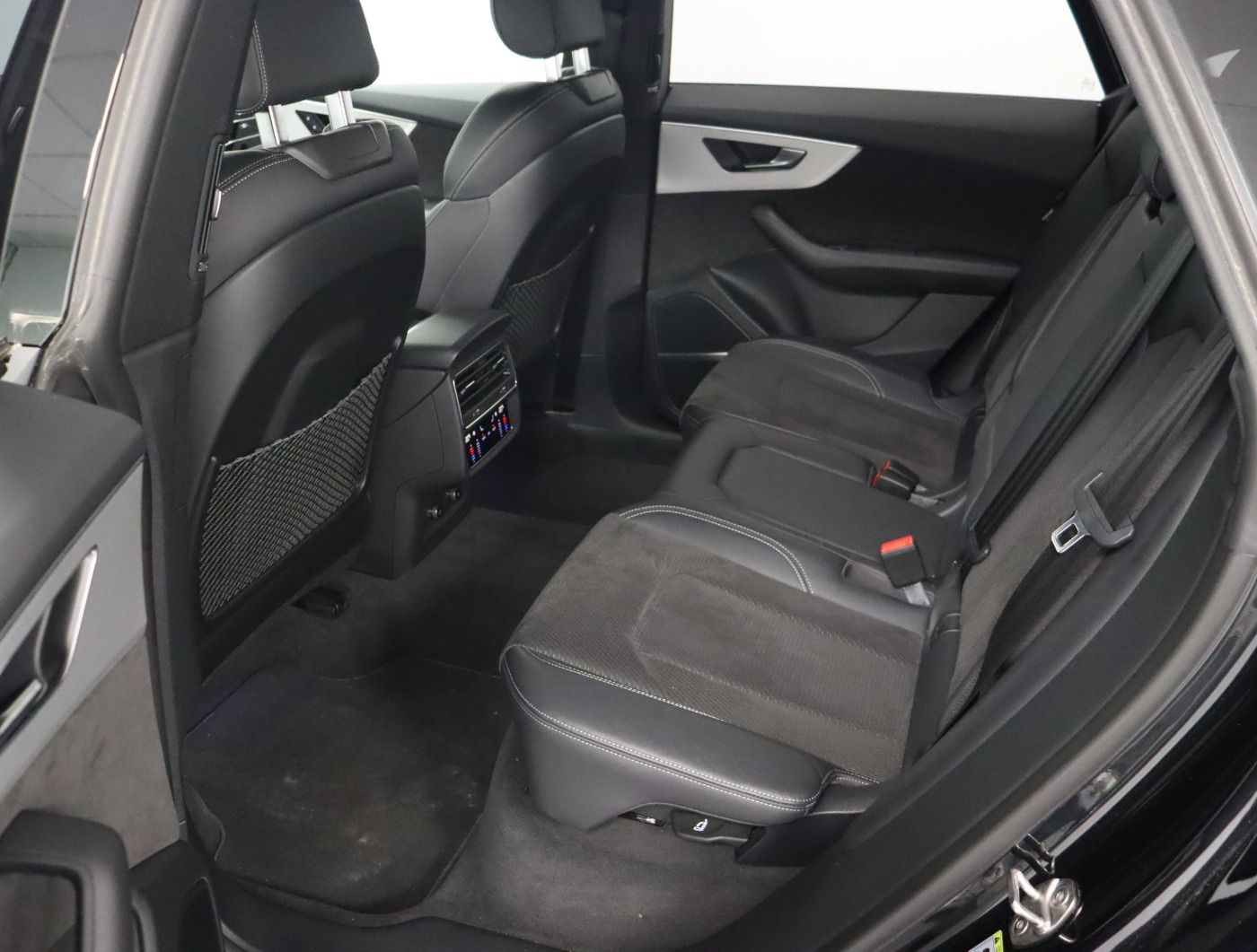 Fahrzeugabbildung Audi Q8 50 TDI quattro tiptronic AHK Luft Matrix ACC