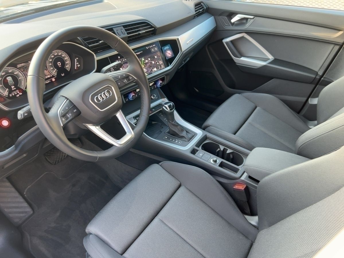 Fahrzeugabbildung Audi Q3 S line 45 TFSIe 180(245) S tronic UPE 63.374€