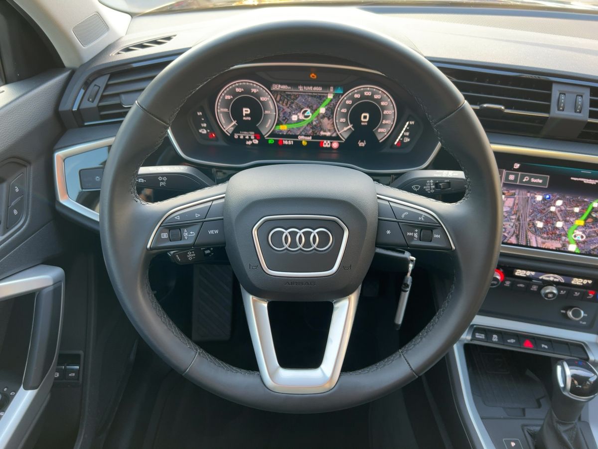 Fahrzeugabbildung Audi Q3 S line 45 TFSIe 180(245) S tronic UPE 63.374€