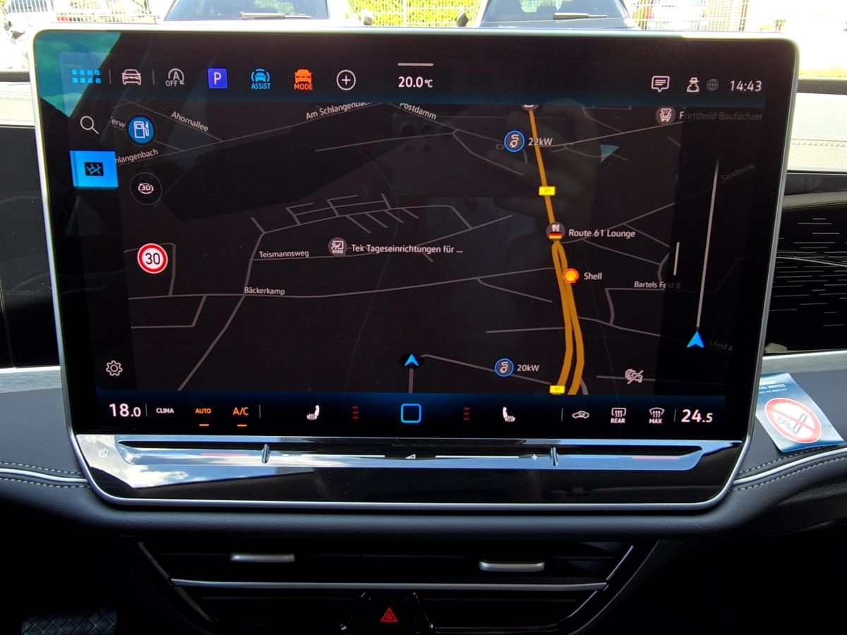 Fahrzeugabbildung Volkswagen Passat TDI Elegance AHK Navi HUD 360° DCC Pro