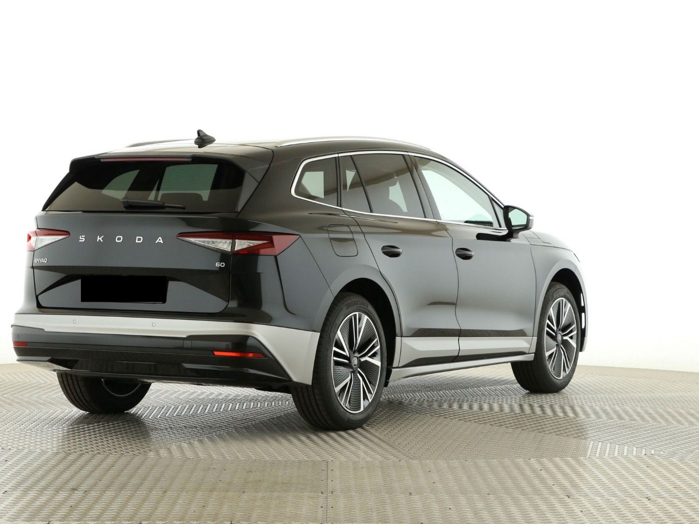 Fahrzeugabbildung SKODA Enyaq Enyaq 60 63 kWh Batterie Elektromotor 150 - mit KI generiert/bearbeitet