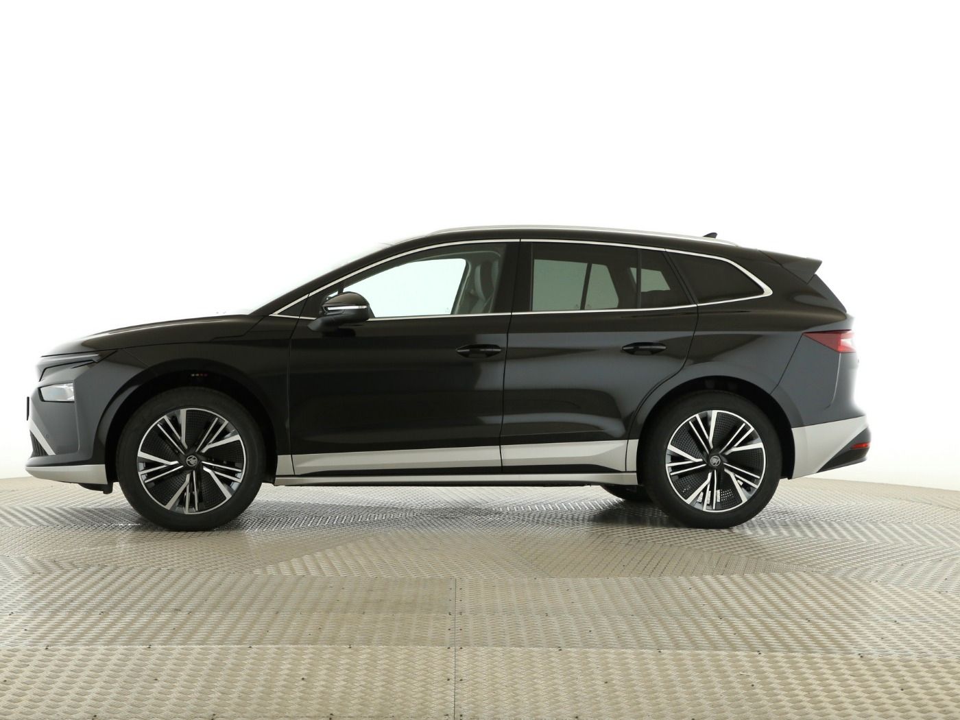 Fahrzeugabbildung SKODA Enyaq Enyaq 60 63 kWh Batterie Elektromotor 150 - mit KI generiert/bearbeitet