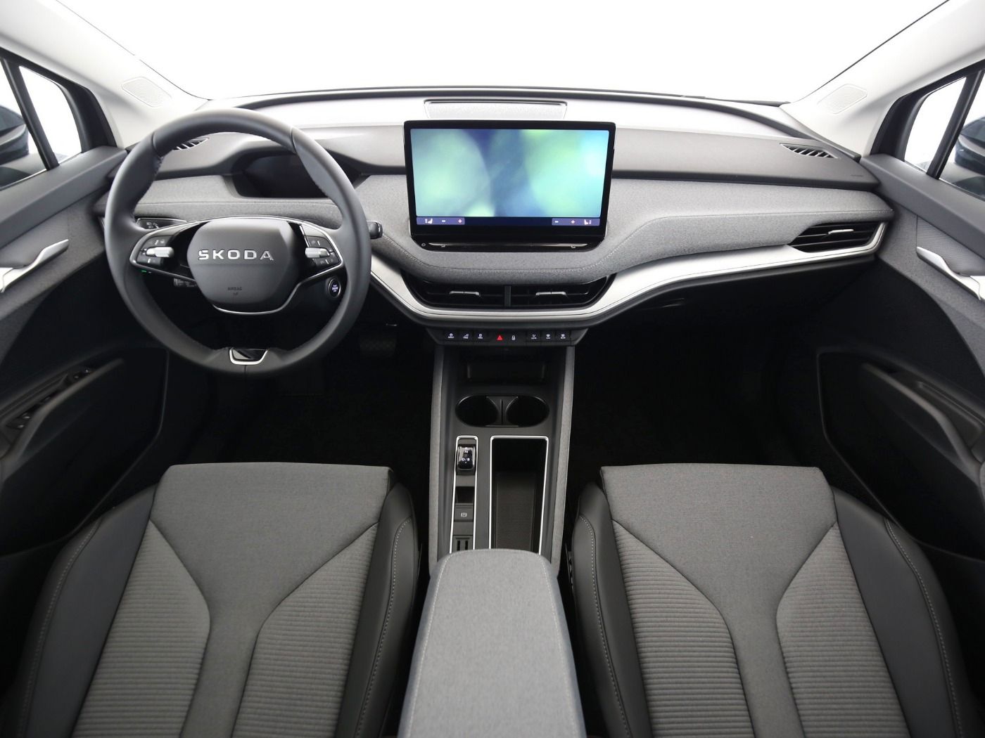 Fahrzeugabbildung SKODA Enyaq Enyaq 60 63 kWh Batterie Elektromotor 150 - mit KI generiert/bearbeitet