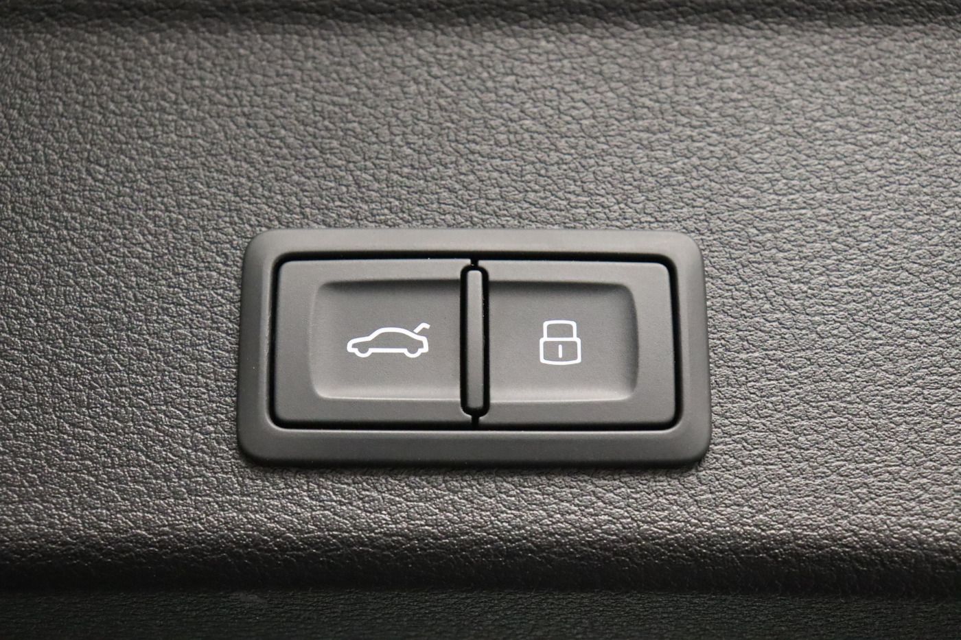 Fahrzeugabbildung Audi A4 Avant 40 TDI quattro S tronic advanced Navi