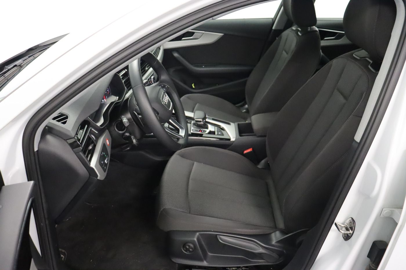Fahrzeugabbildung Audi A4 Avant 40 TDI quattro S tronic advanced Navi
