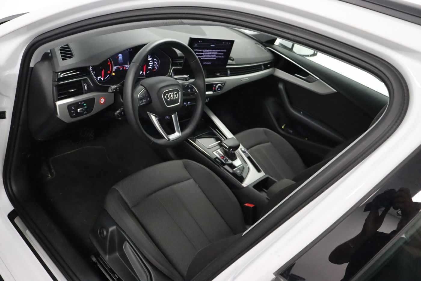Fahrzeugabbildung Audi A4 Avant 40 TDI quattro S tronic advanced Navi