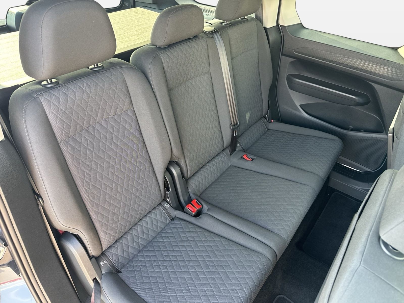 Fahrzeugabbildung Volkswagen Caddy Life Caddy KO  Life 85 TSI AG7 CarPlay ACC - mit KI generiert/bearbeitet