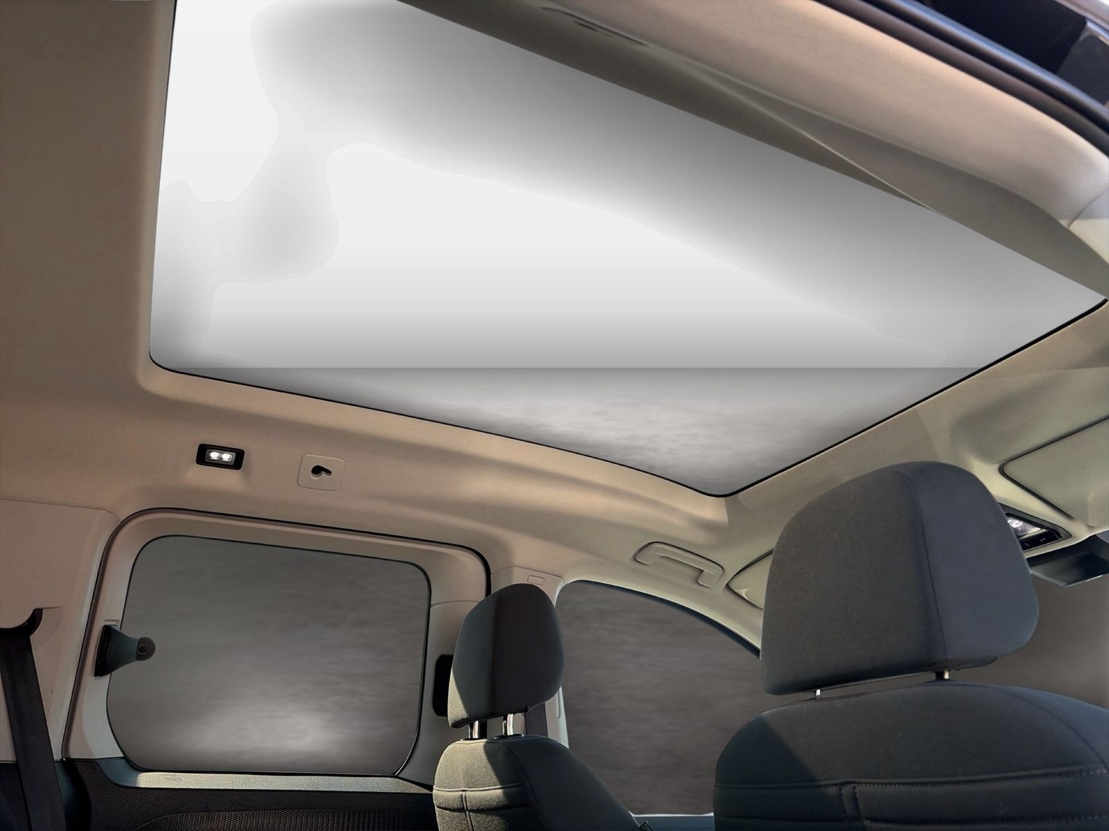 Fahrzeug autohaus mense Fahrzeugabbildung Volkswagen Caddy Life Dark Label 75kW CarPlay AHK Pano LED - mit KI generiert/bearbeitet