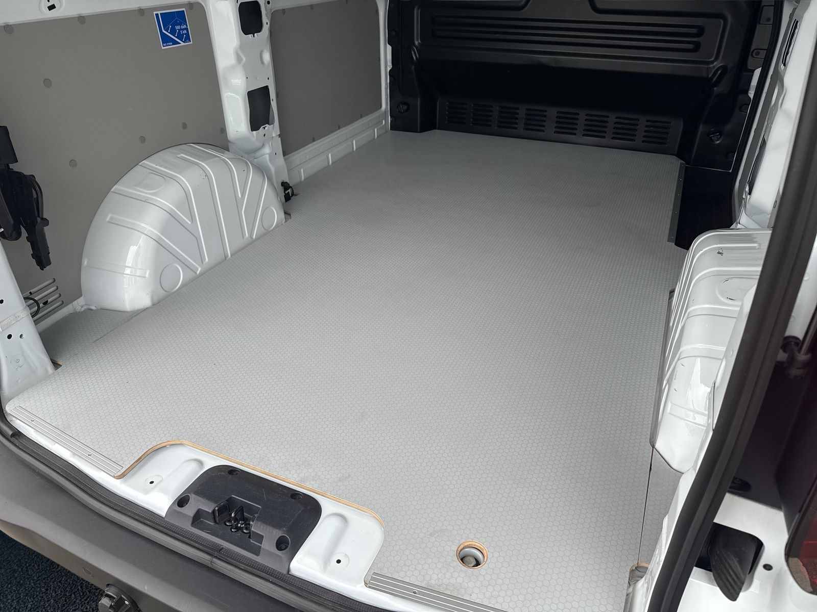 Fahrzeugabbildung Volkswagen NFZ Transporter Kasten Edition Motor: 2.0 l TDI - mit KI generiert/bearbeitet