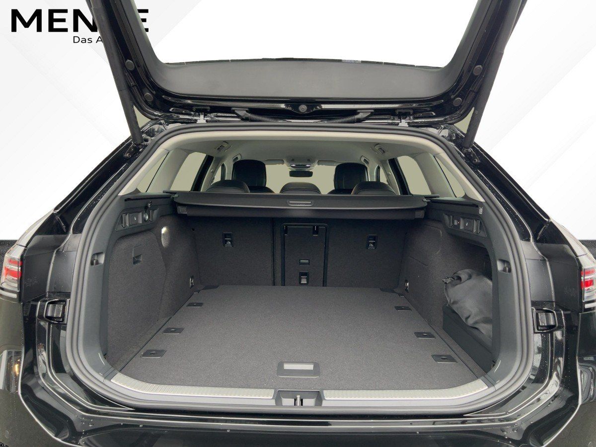 Fahrzeugabbildung Volkswagen Passat Elegance 2.0 l TDI DSG AHK Nav HUD 360 AS - mit KI generiert/bearbeitet