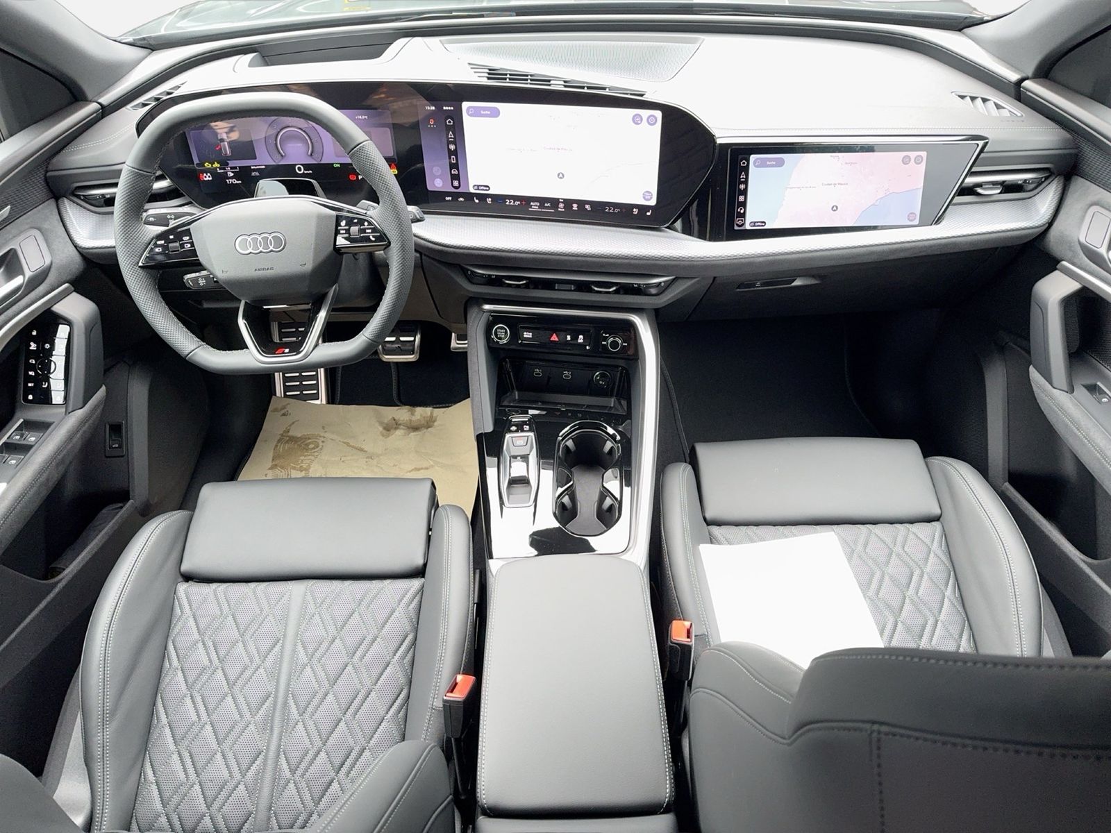 Fahrzeugabbildung Audi Q5 SUV TDI quattro 220 kW S tronic Matrix TechPr - mit KI generiert/bearbeitet