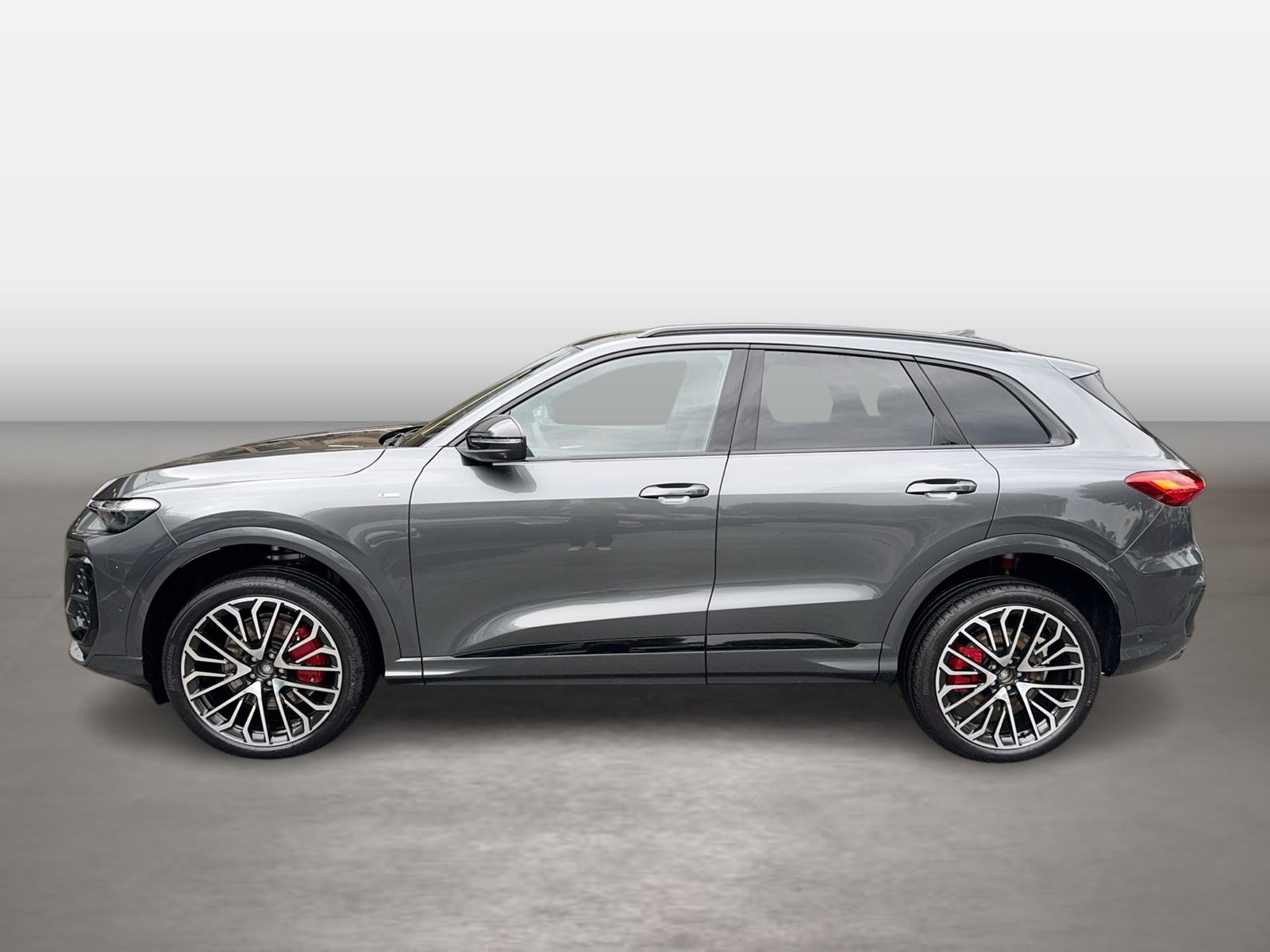 Fahrzeugabbildung Audi Q5 SUV TDI quattro 220 kW S tronic Matrix TechPr - mit KI generiert/bearbeitet