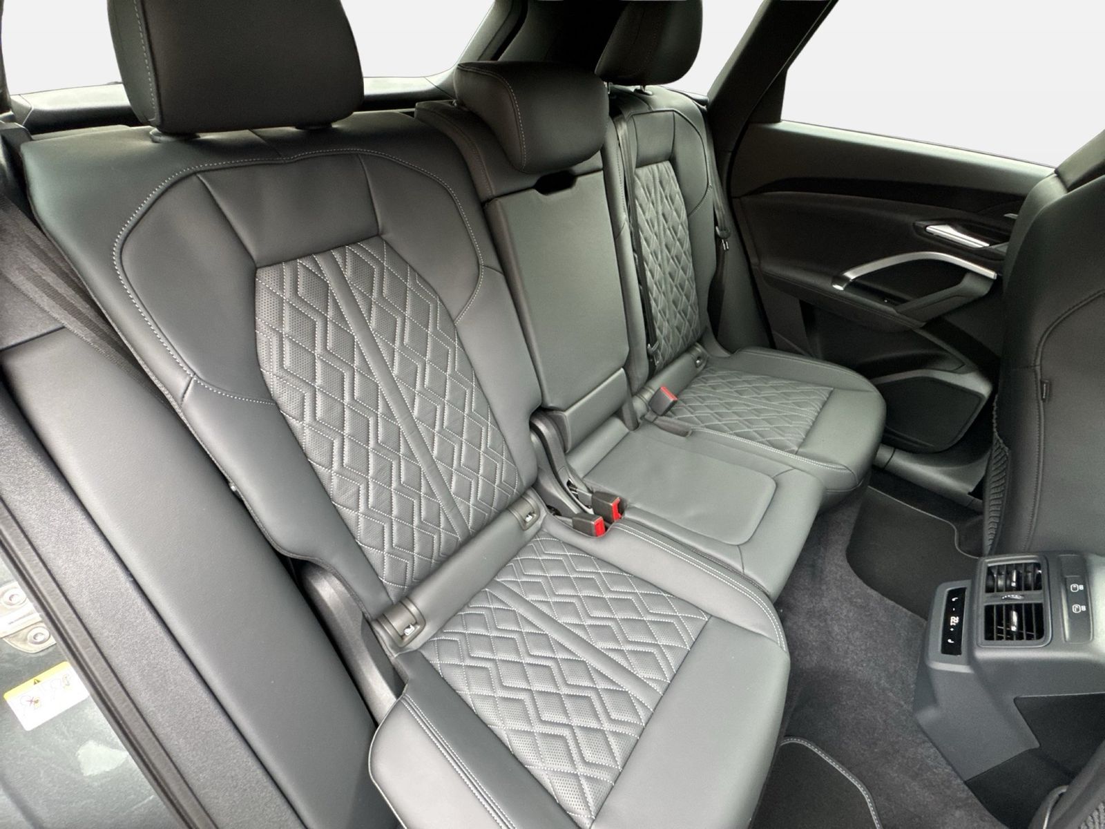 Fahrzeugabbildung Audi Q5 SUV TDI quattro 220 kW S tronic Matrix TechPr - mit KI generiert/bearbeitet