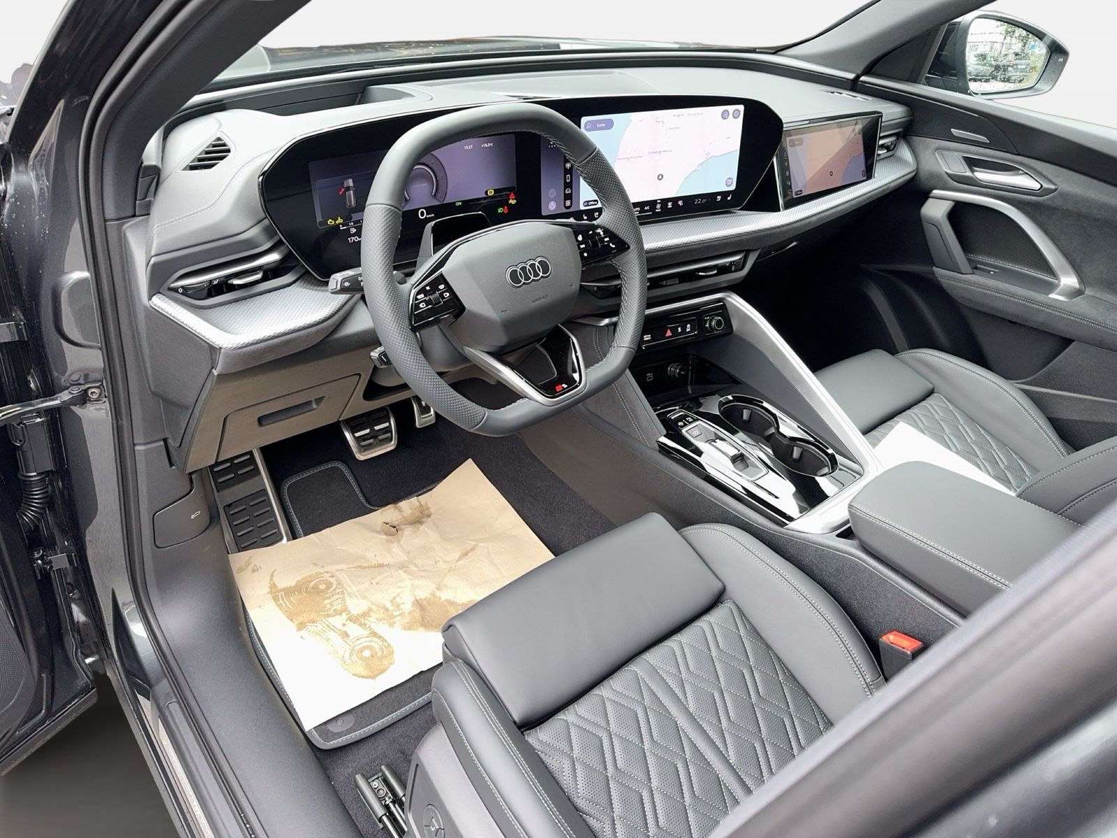 Fahrzeugabbildung Audi Q5 SUV TDI quattro 220 kW S tronic Matrix TechPr - mit KI generiert/bearbeitet