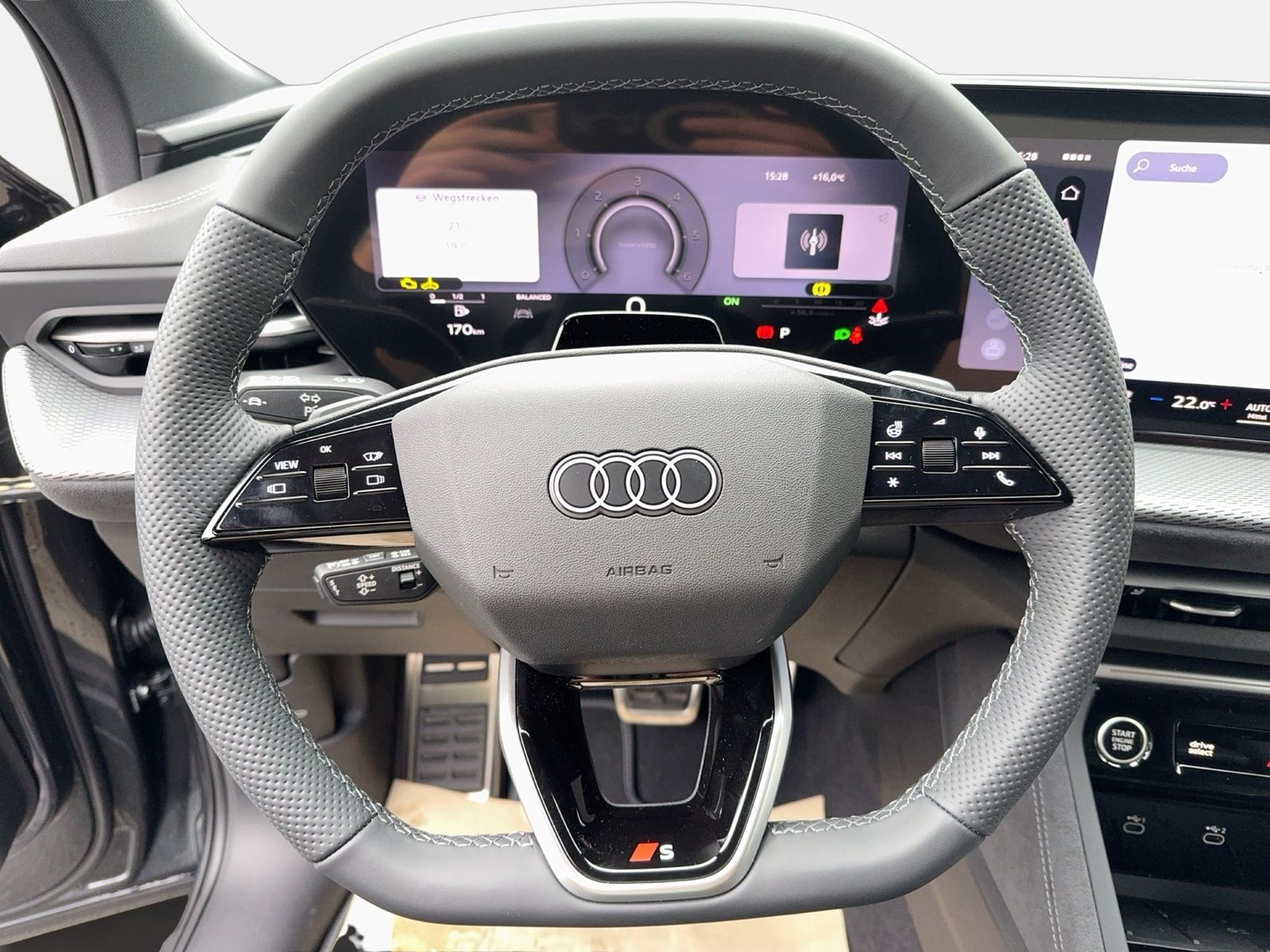 Fahrzeugabbildung Audi Q5 SUV TDI quattro 220 kW S tronic Matrix TechPr - mit KI generiert/bearbeitet