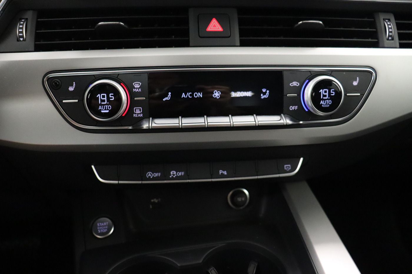 Fahrzeugabbildung Audi A4 Avant 30 TDI S tronic 5J.Gar. Navi DynLicht