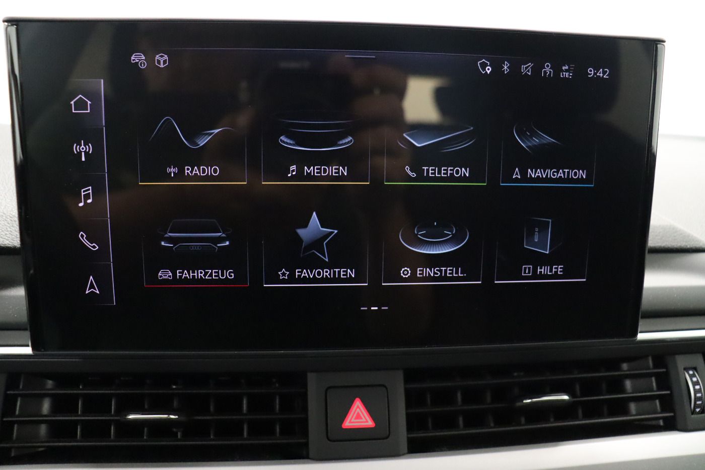 Fahrzeugabbildung Audi A4 Avant 30 TDI S tronic 5J.Gar. Navi DynLicht