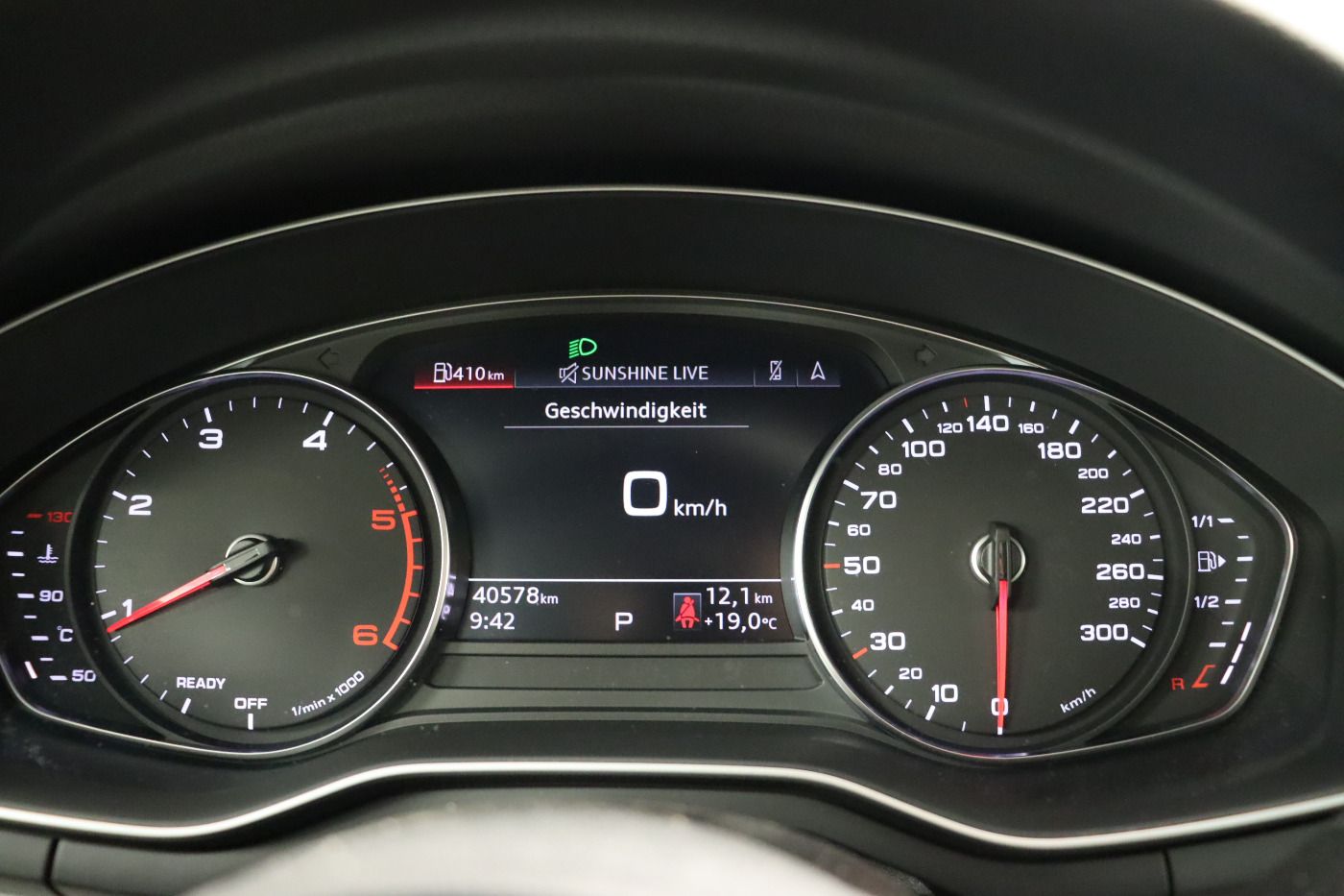 Fahrzeugabbildung Audi A4 Avant 30 TDI S tronic 5J.Gar. Navi DynLicht