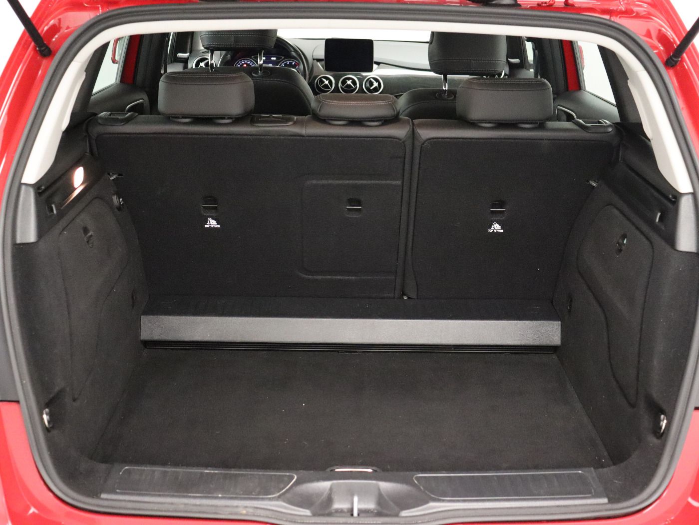 Fahrzeug autohaus mense Fahrzeugabbildung Mercedes-Benz B 250 Style Automatik LED|Navi|Facelift|Fernlich - mit KI generiert/bearbeitet