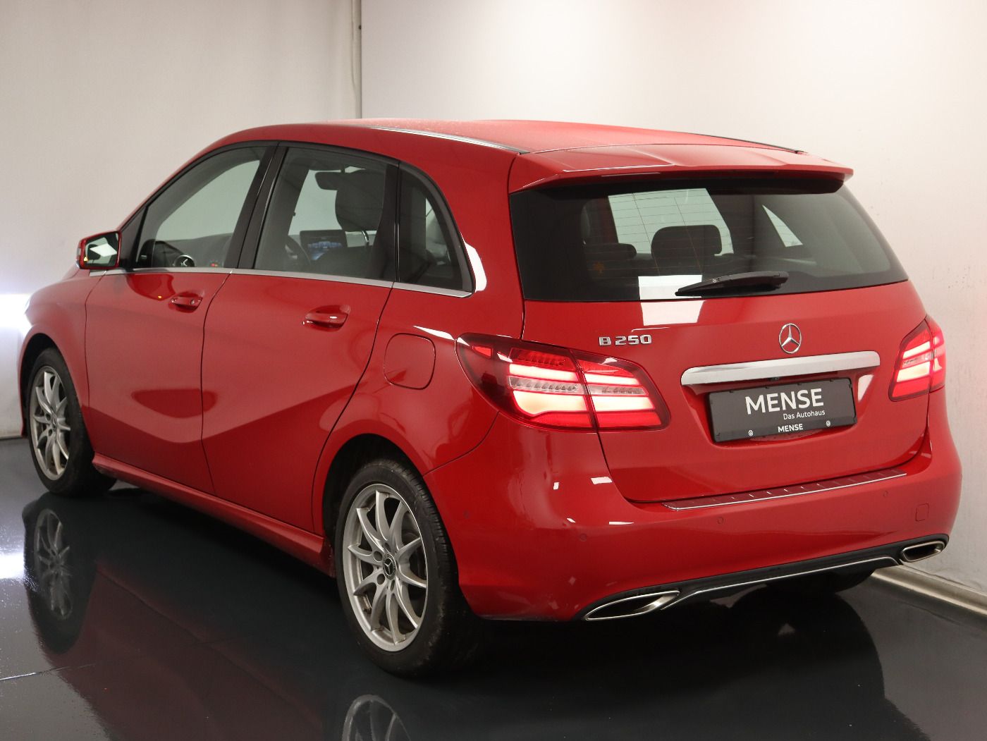 Fahrzeug autohaus mense Fahrzeugabbildung Mercedes-Benz B 250 Style Automatik LED|Navi|Facelift|Fernlich - mit KI generiert/bearbeitet