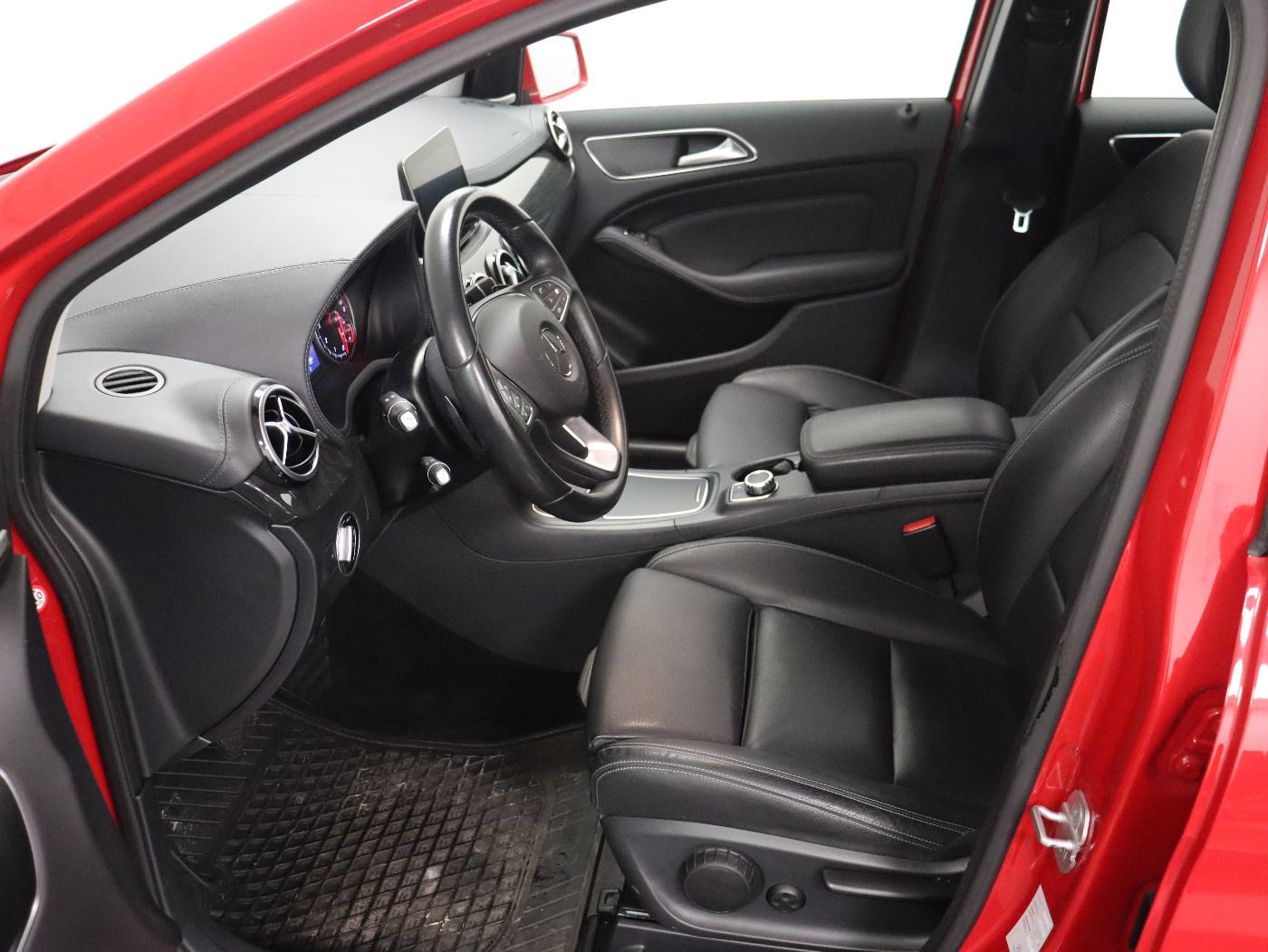 Fahrzeug autohaus mense Fahrzeugabbildung Mercedes-Benz B 250 Style Automatik LED|Navi|Facelift|Fernlich - mit KI generiert/bearbeitet