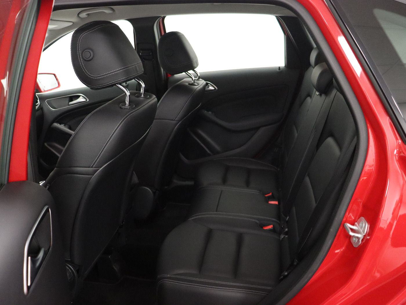 Fahrzeug autohaus mense Fahrzeugabbildung Mercedes-Benz B 250 Style Automatik LED|Navi|Facelift|Fernlich - mit KI generiert/bearbeitet