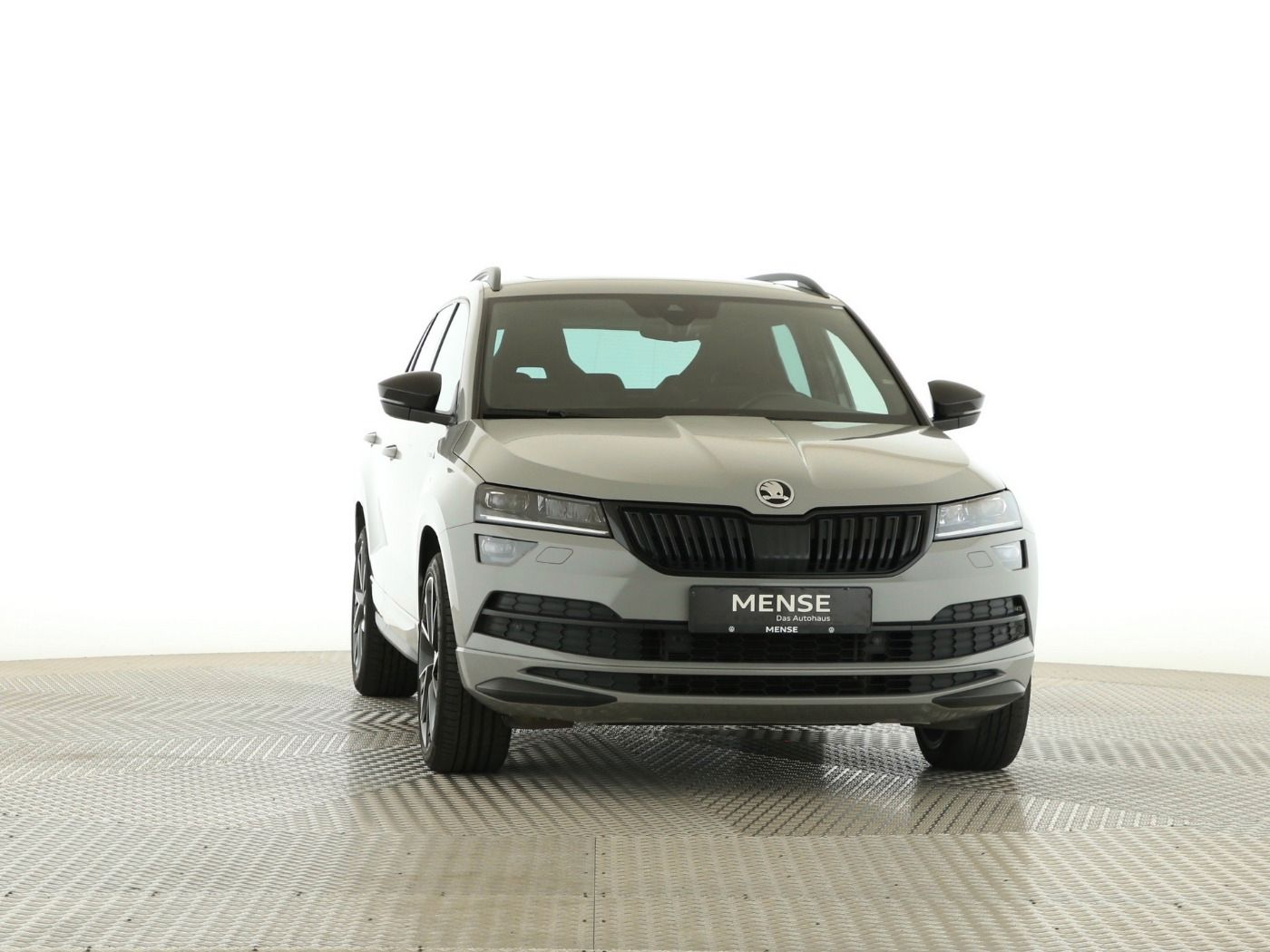 Fahrzeugabbildung SKODA Karoq 2.0 TDI Sportline 4x4 DSG Matrix|AHK|Pano| - mit KI generiert/bearbeitet