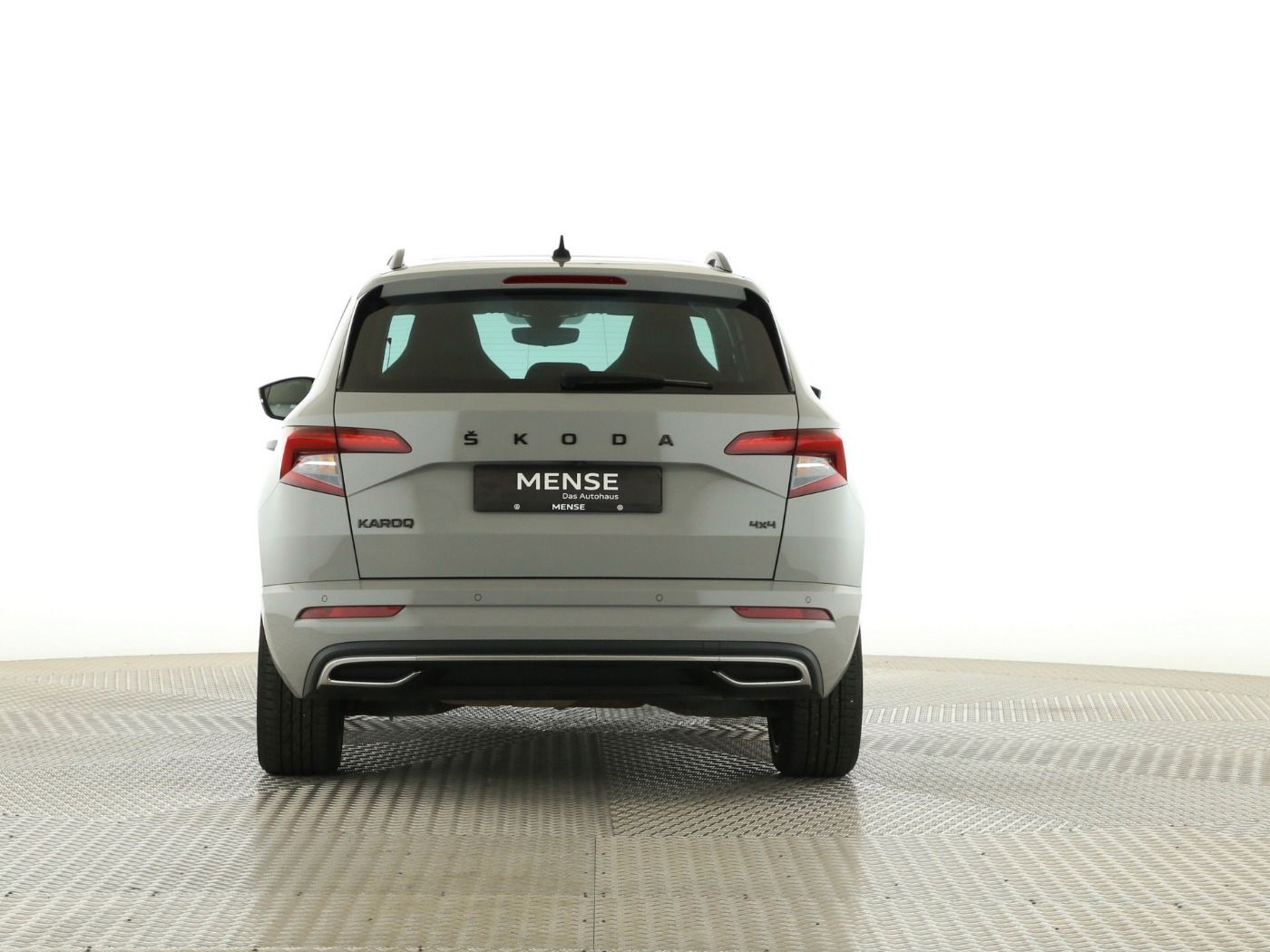 Fahrzeugabbildung SKODA Karoq 2.0 TDI Sportline 4x4 DSG Matrix|AHK|Pano| - mit KI generiert/bearbeitet