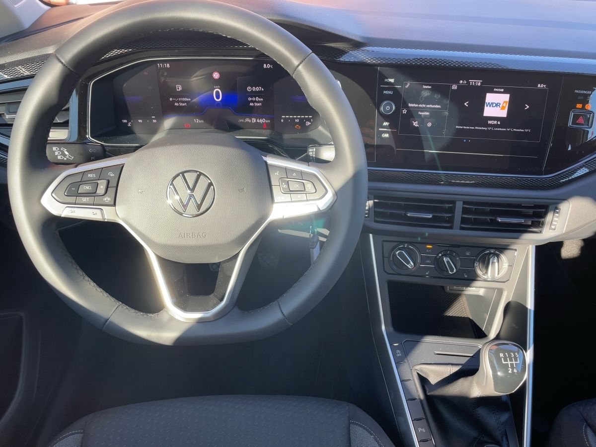 Fahrzeugabbildung Volkswagen Polo 1.0 Life SHZG GRA Ganzjahresreifen Klima