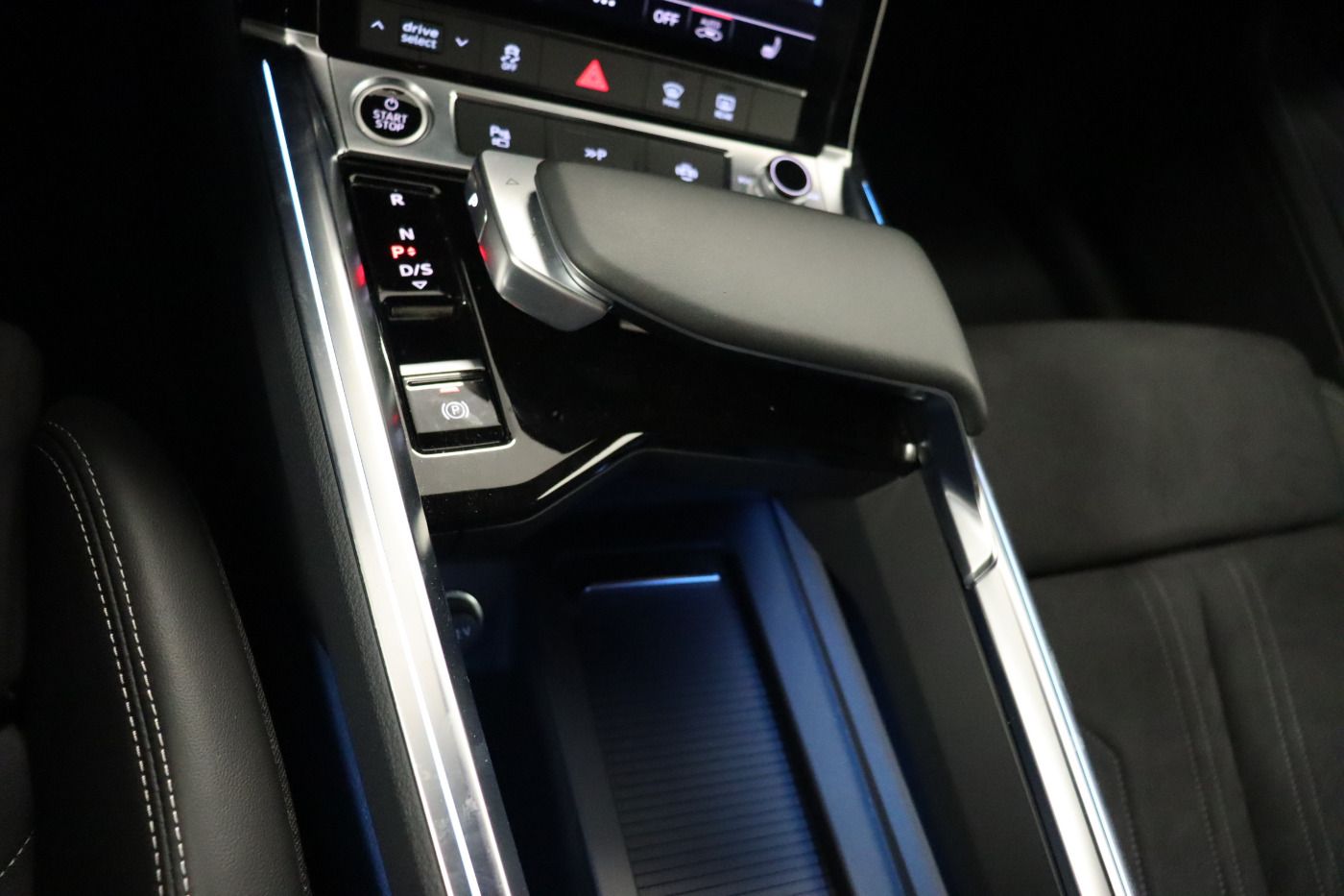 Fahrzeugabbildung Audi Q8 e-tron Sportback 55 quattro S line |AHK|Luft