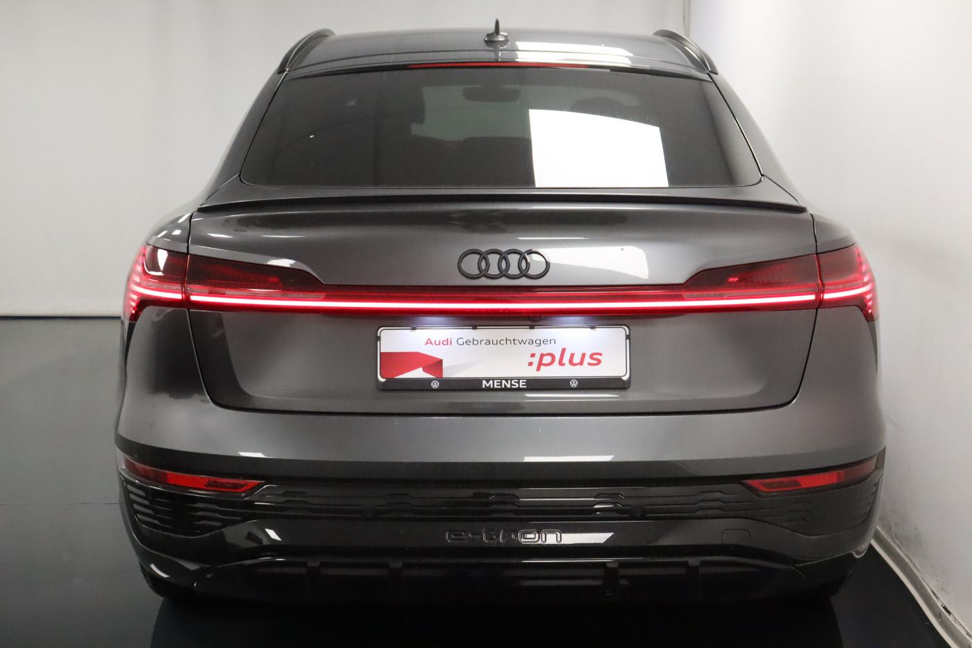 Fahrzeugabbildung Audi Q8 e-tron Sportback 55 quattro S line |AHK|Luft