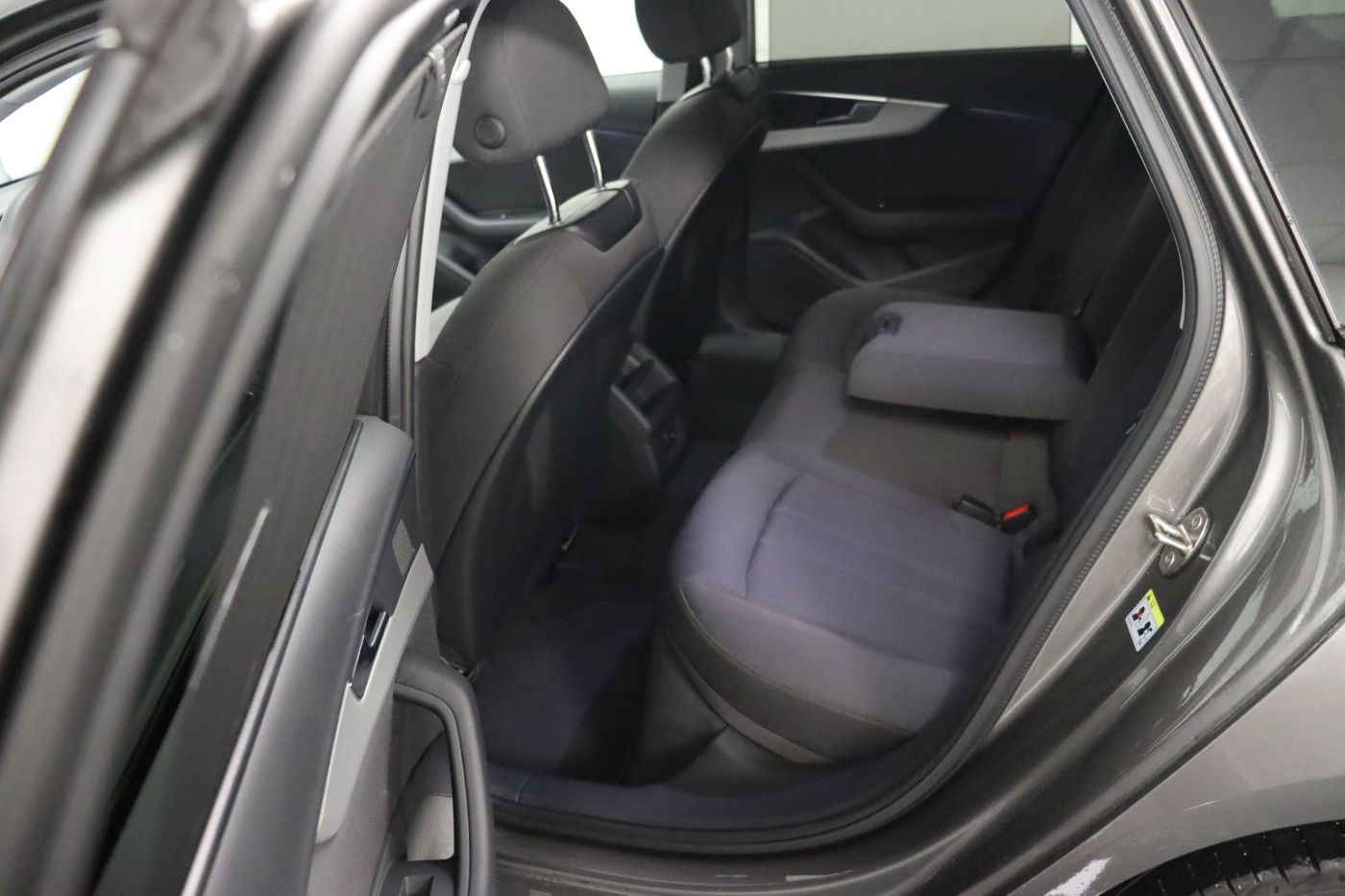 Fahrzeugabbildung Audi A4 Avant 40 TDI S tronic |Matrix|Navi|ACC|SHZG