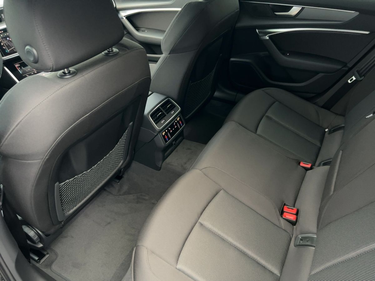 Fahrzeugabbildung Audi A6 Avant advanced 45 TDI quattro S tronic ACC