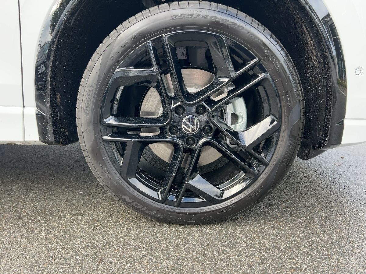 Fahrzeugabbildung Volkswagen Tiguan TDI 4M R-Line AHK Pano HarmanKardon 360°