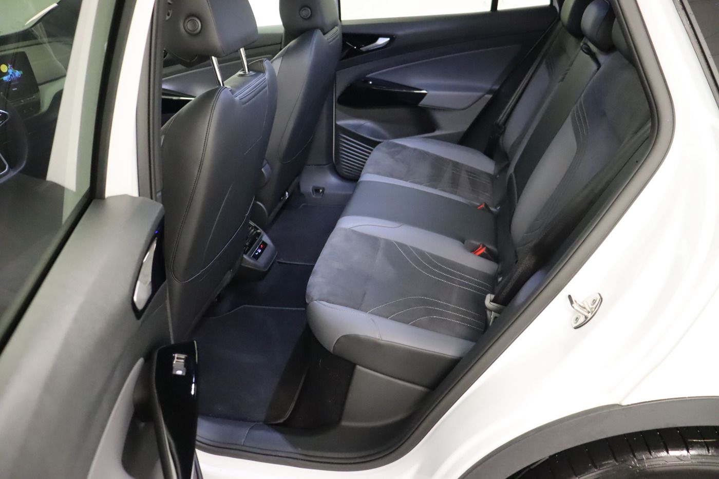 Fahrzeugabbildung Volkswagen ID.4 Pro Performance |AHK|ACC|CarPlay|LM|el.Heck