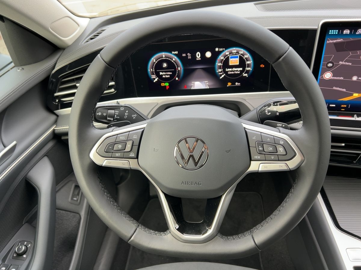 Fahrzeugabbildung Volkswagen Passat Elegance TDI AHK 360° Nav Keyless eKlappe