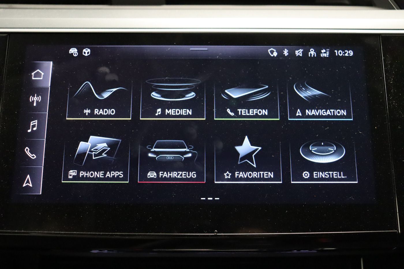 Fahrzeugabbildung Audi Q8 e-tron 50 quattro advanced |Matrix|Luft|LED