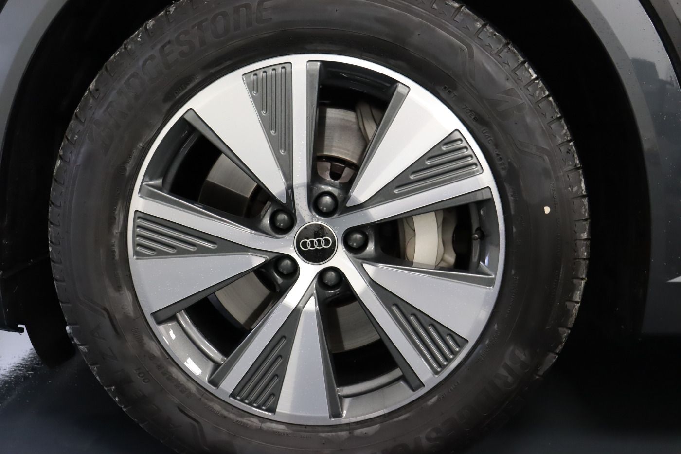 Fahrzeugabbildung Audi Q8 e-tron 50 quattro advanced |Matrix|Luft|LED
